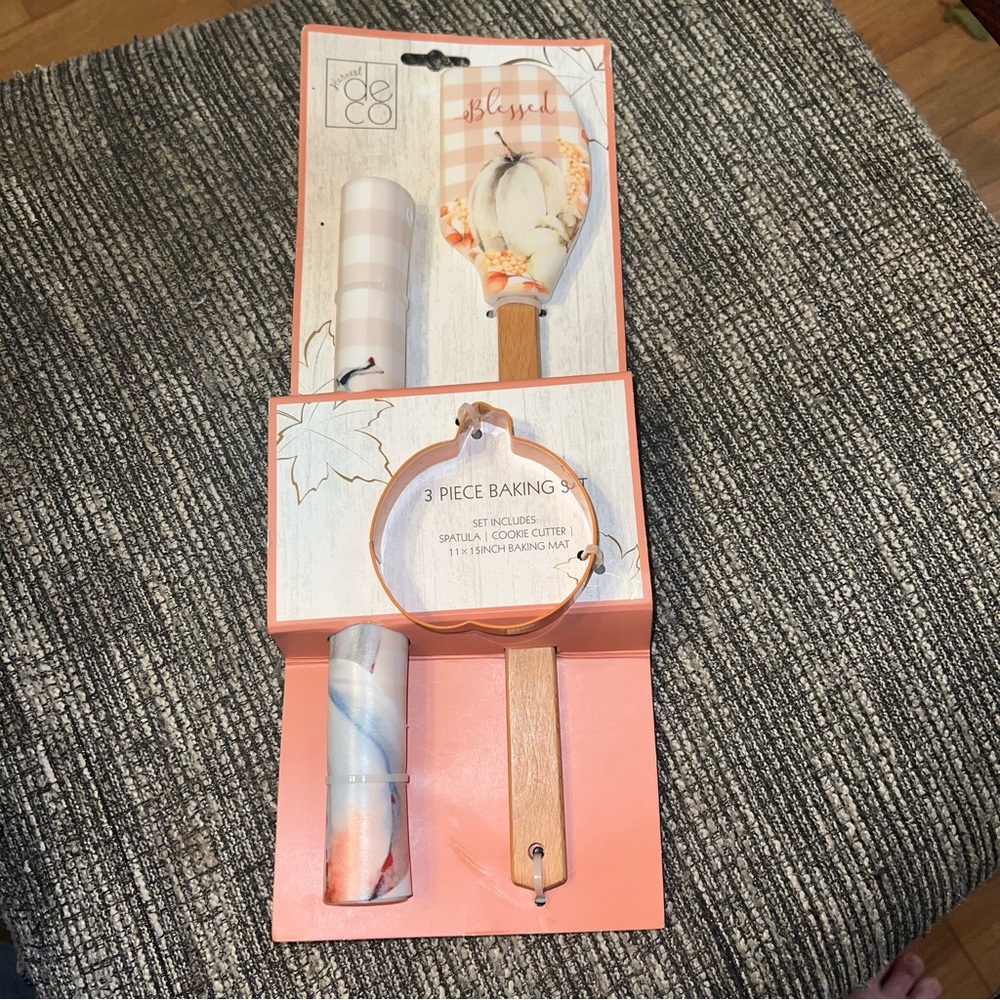Harvest Deco 3 Piece Bakery Set New NIP Spatula Cookie Cutter Baking Mat 11x15”
